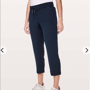lululemon athletica Pants & Jumpsuits - Lululemon ON THE FLY CROPPED “woven 23 inch” lululemon athletica Pants & Jumpsuits - Lululemon ON THE FLY CROPPED “woven 23 inch”